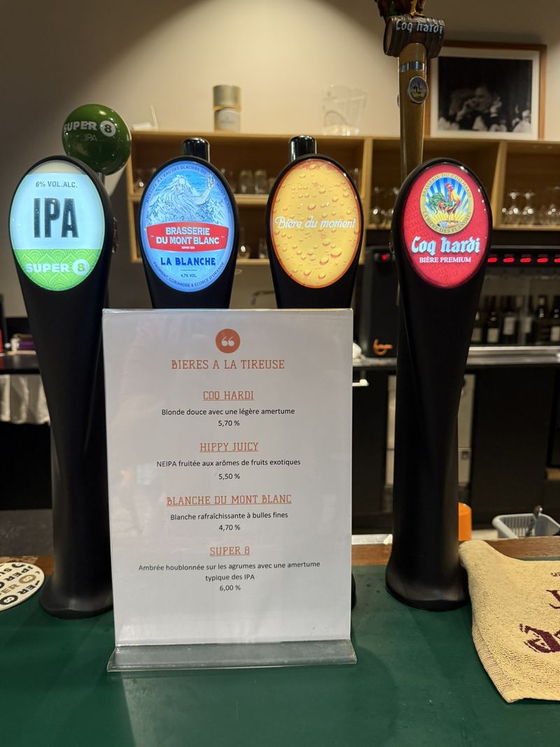 Les tireuses à bière du bar